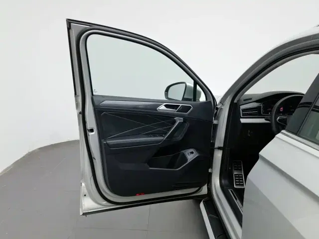 Volkswagen Tiguan L — Фото автомобиля 8