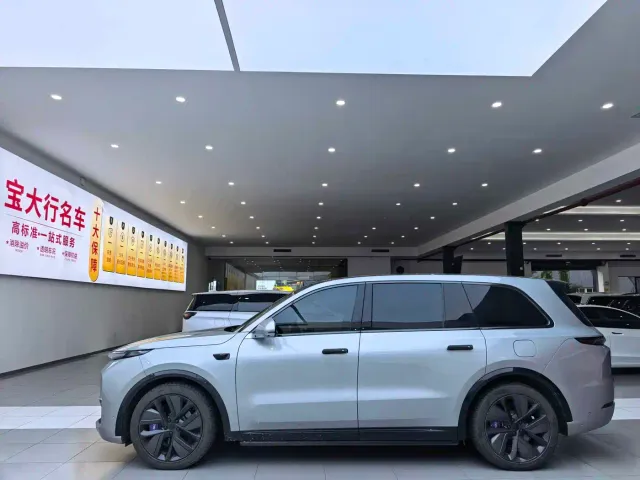 Li Auto L9 — Фото автомобиля 2