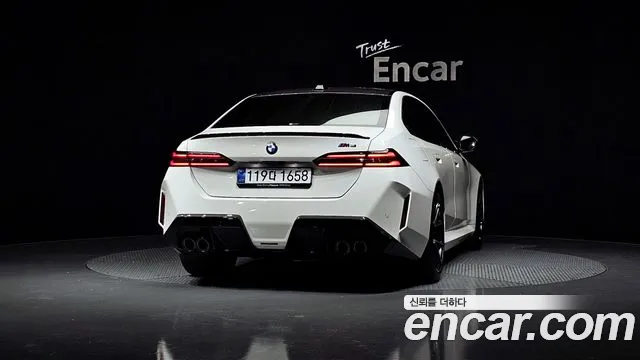 BMW M5 — Фото автомобиля 4