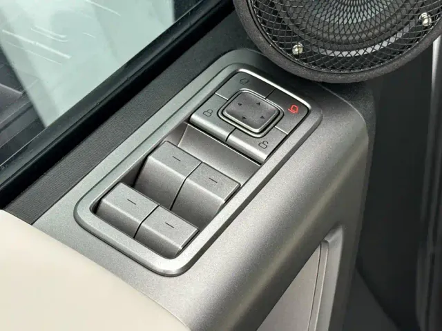 iCAR V23 — Фото автомобиля 12