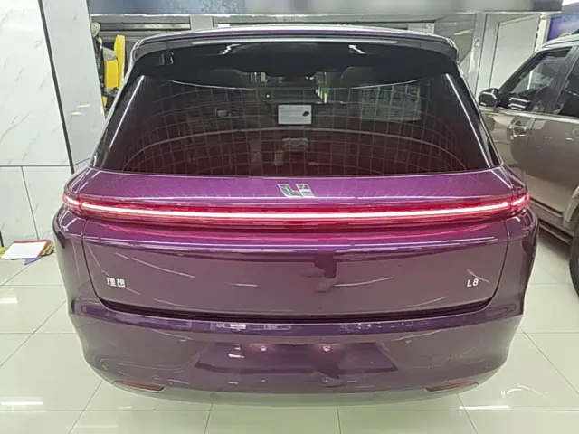 Li Auto L8 — Фото автомобиля 5