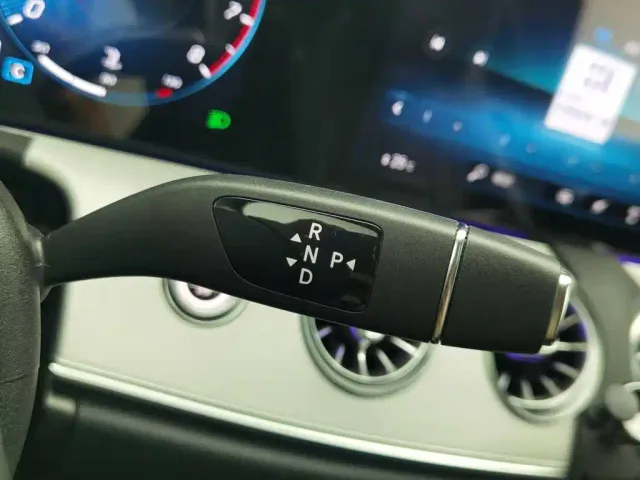 Mercedes-Benz E-Class — Фото автомобиля 13