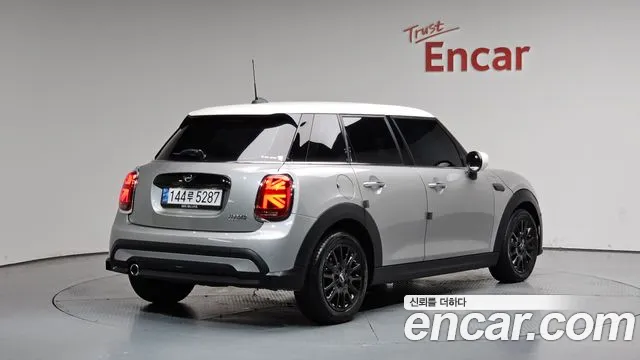 Mini Cooper Cooper 5 дверей Classic — Фото автомобиля 2