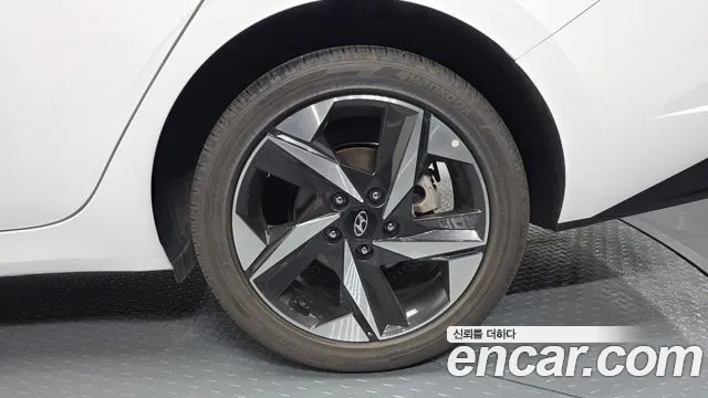 Hyundai Avante CN7 — Фото автомобиля 6