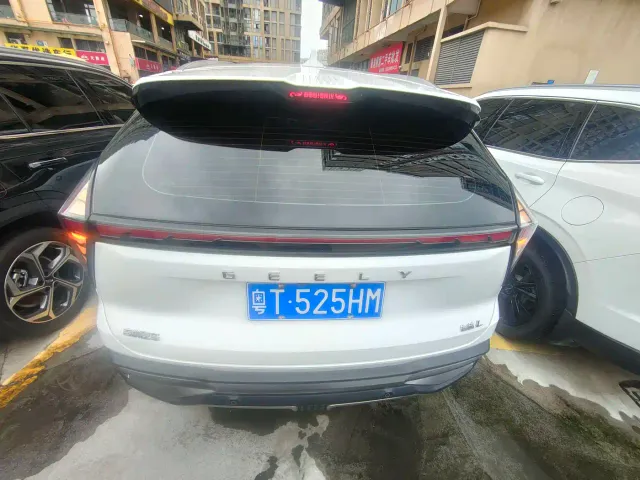 Geely Boyue L — Фото автомобиля 16