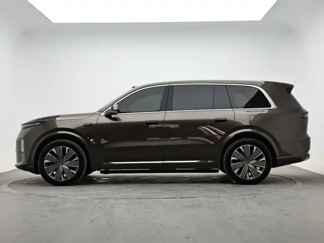 Li Auto Li Xiang L9 — Фото автомобиля 6