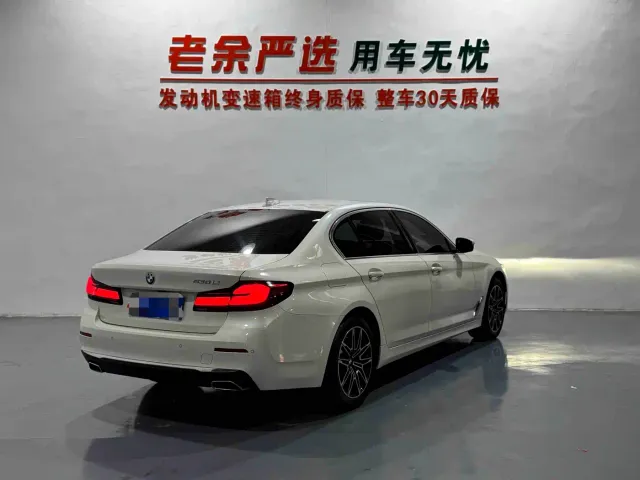 BMW 5 Series — Фото автомобиля 8
