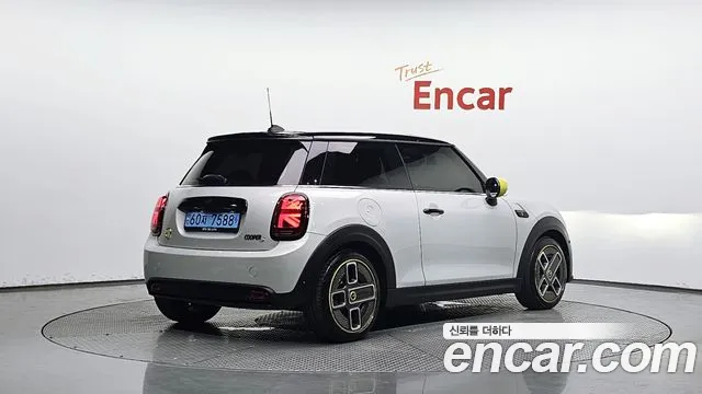 Mini Cooper Cooper Электро SE Электро — Фото автомобиля 2