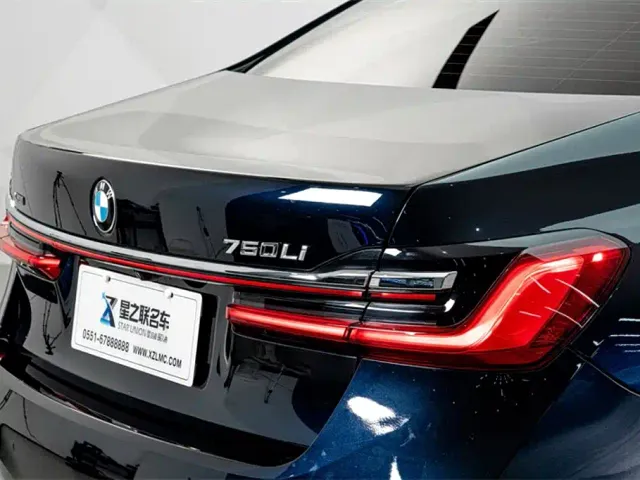BMW 7 Series — Фото автомобиля 8