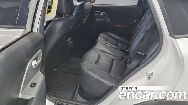 Kia Niro — Фото автомобиля 5