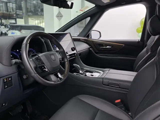 Toyota Vellfire — Фото автомобиля 22