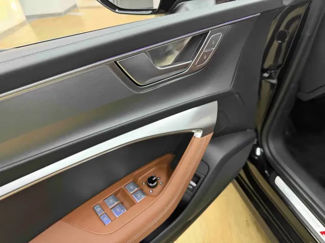 Audi A7L — Фото автомобиля 9
