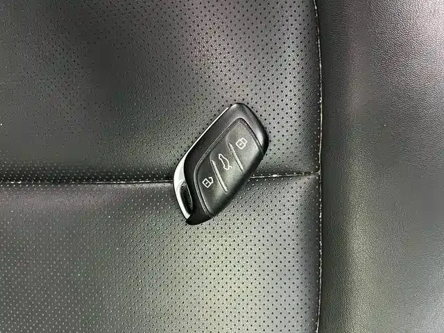 Roewe i6 MAX — Фото автомобиля 20