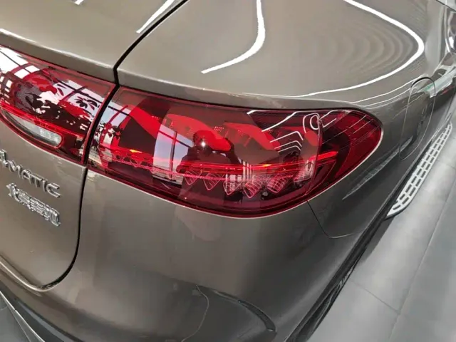 Mercedes-Benz EQE SUV — Фото автомобиля 7