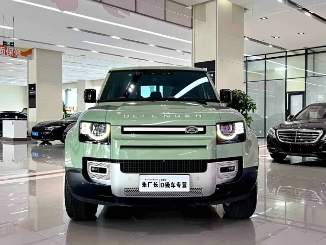 Land Rover Defender — Фото автомобиля 2