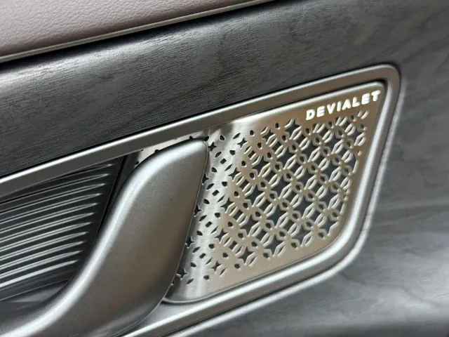 Denza D9 — Фото автомобиля 13