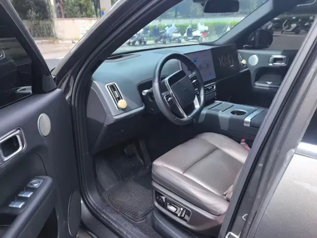 Li Auto L8 — Фото автомобиля 6
