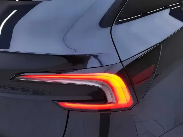 Tesla Model 3 2023 Rear-Wheel Drive — Фото автомобиля 25