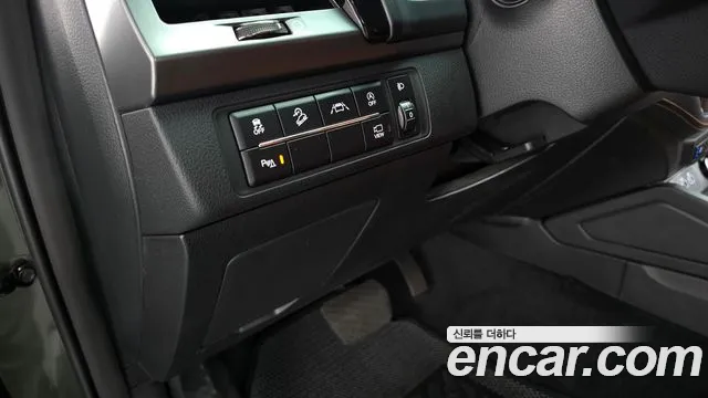KG_Mobility_Ssangyong Rexton Новый Rexton Sport Khan Дизель 2.2 4WD — Фото автомобиля 18