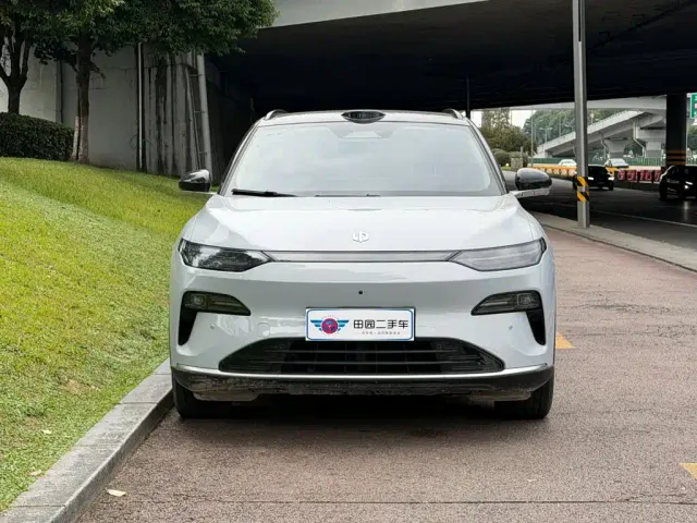 Leapmotor C11 — Фото автомобиля 2