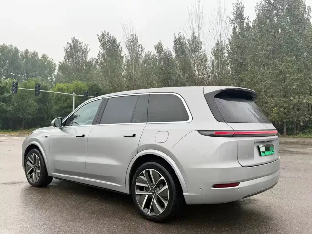 Li Auto L9 — Фото автомобиля 6