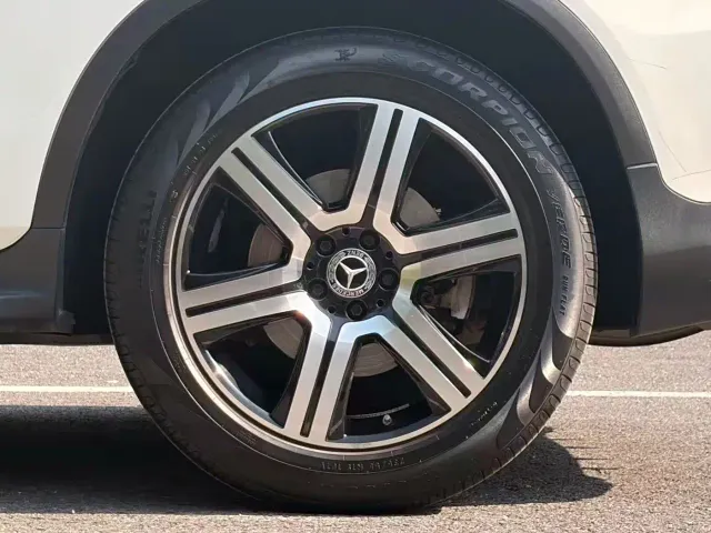 Mercedes-Benz GLC Coupe — Фото автомобиля 9