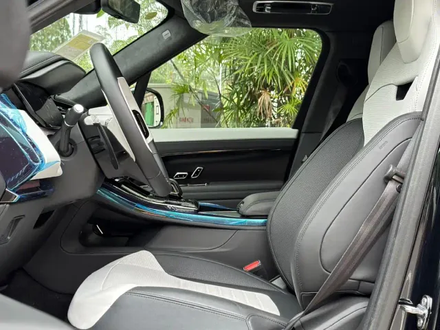 Land Rover Range Rover Sport — Фото автомобиля 11