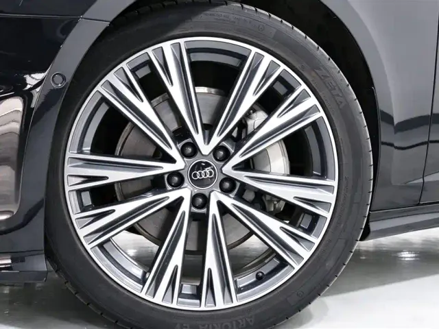 Audi A6L — Фото автомобиля 19