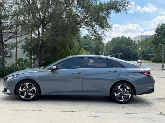 Hyundai Elantra — Фото автомобиля 8