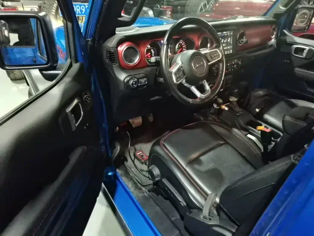 Jeep Wrangler — Фото автомобиля 15
