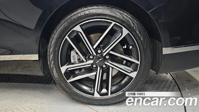 Genesis G80 Бензин 2.5 турбо AWD — Фото автомобиля 8