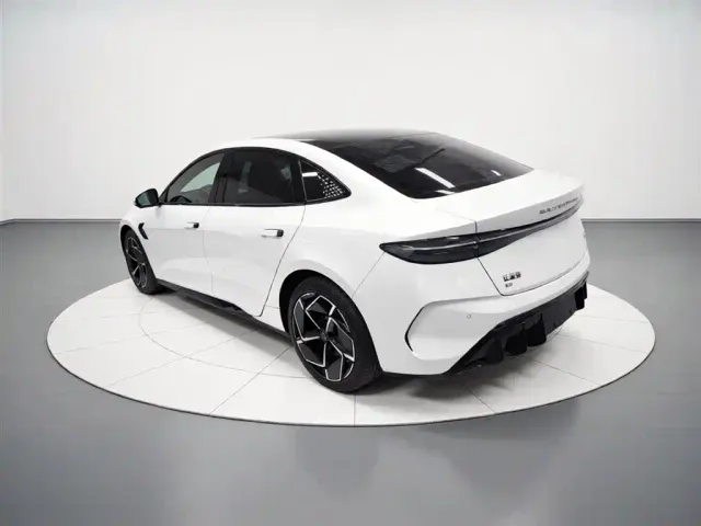 BYD Seal — Фото автомобиля 4