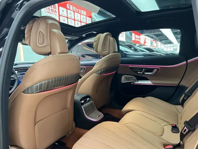 Mercedes-Benz E-Class — Фото автомобиля 11