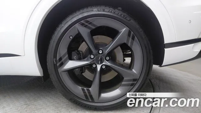 Genesis GV70 — Фото автомобиля 6