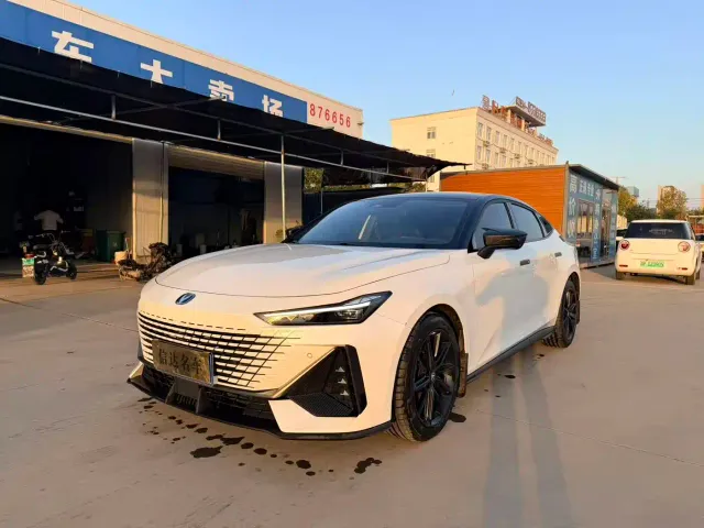 Фотография автомобиля — Changan UNI-V