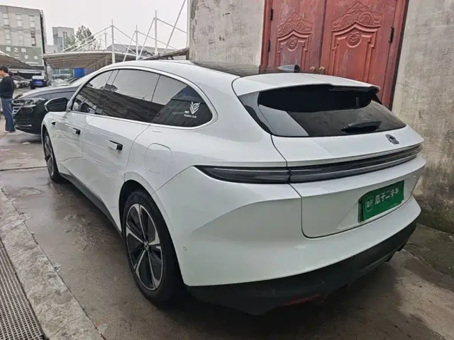 Nio ET5 Touring — Фото автомобиля 4