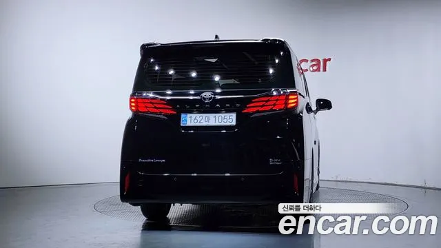 Toyota Alphard — Фото автомобиля 3