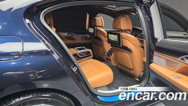 BMW 7 Series — Фото автомобиля 17
