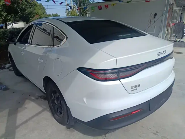 BYD Seal 05 DM-i — Фото автомобиля 4