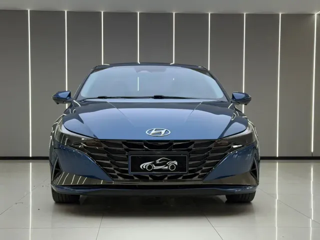 Hyundai Elantra — Фото автомобиля 2
