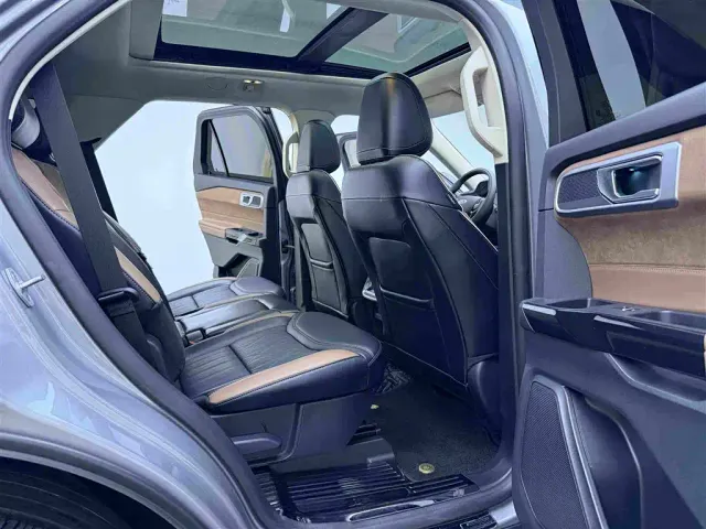 Ford Explorer 2023 EcoBoost 285 AWD Titanium Edition 7-Seater — Фото автомобиля 10