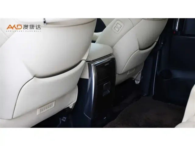 Toyota Alphard — Фото автомобиля 10