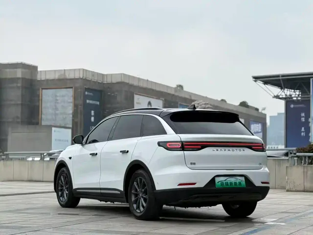 Leapmotor C11 — Фото автомобиля 4