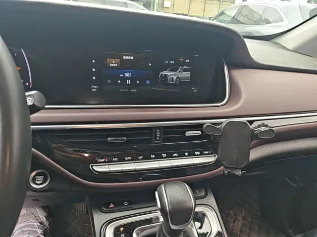 GAC Trumpchi M6 — Фото автомобиля 12