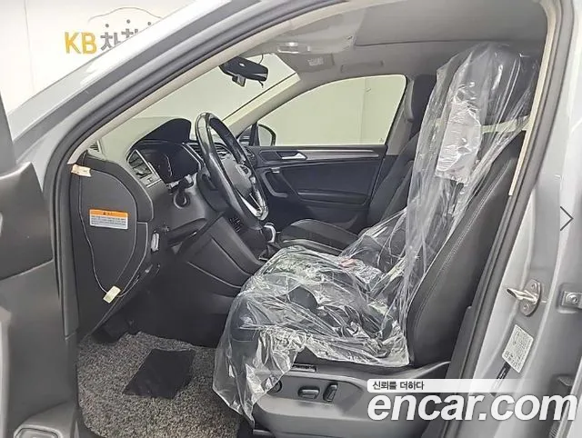 Volkswagen Tiguan — Фото автомобиля 11