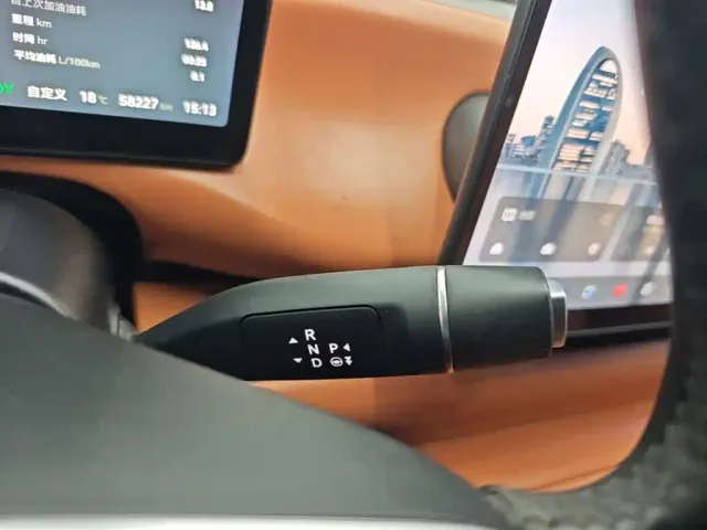 Leapmotor C10 — Фото автомобиля 13