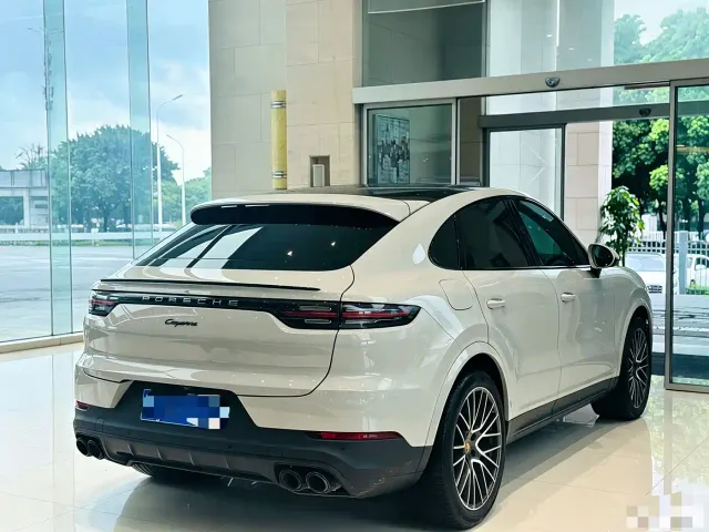 Porsche Cayenne — Фото автомобиля 8
