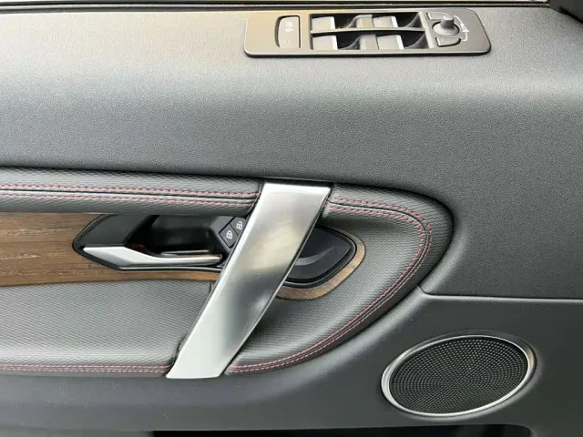 Land Rover Discovery Sport — Фото автомобиля 18