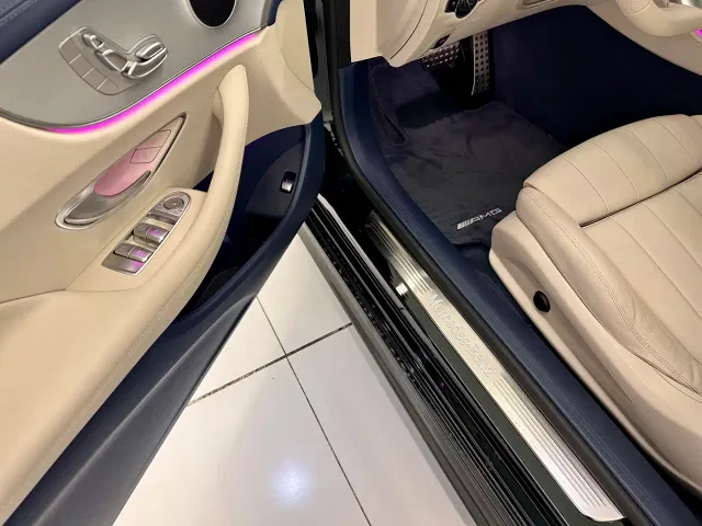 Mercedes-Benz E-Class — Фото автомобиля 9