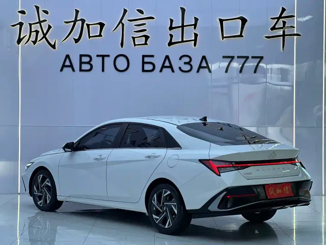 Hyundai Elantra — Фото автомобиля 4